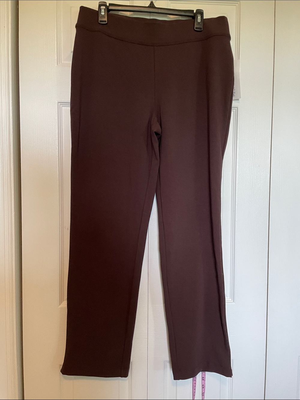 NWT Women’s Preswick & Moore L Brown pull on straight leg pants. Elastic waist.